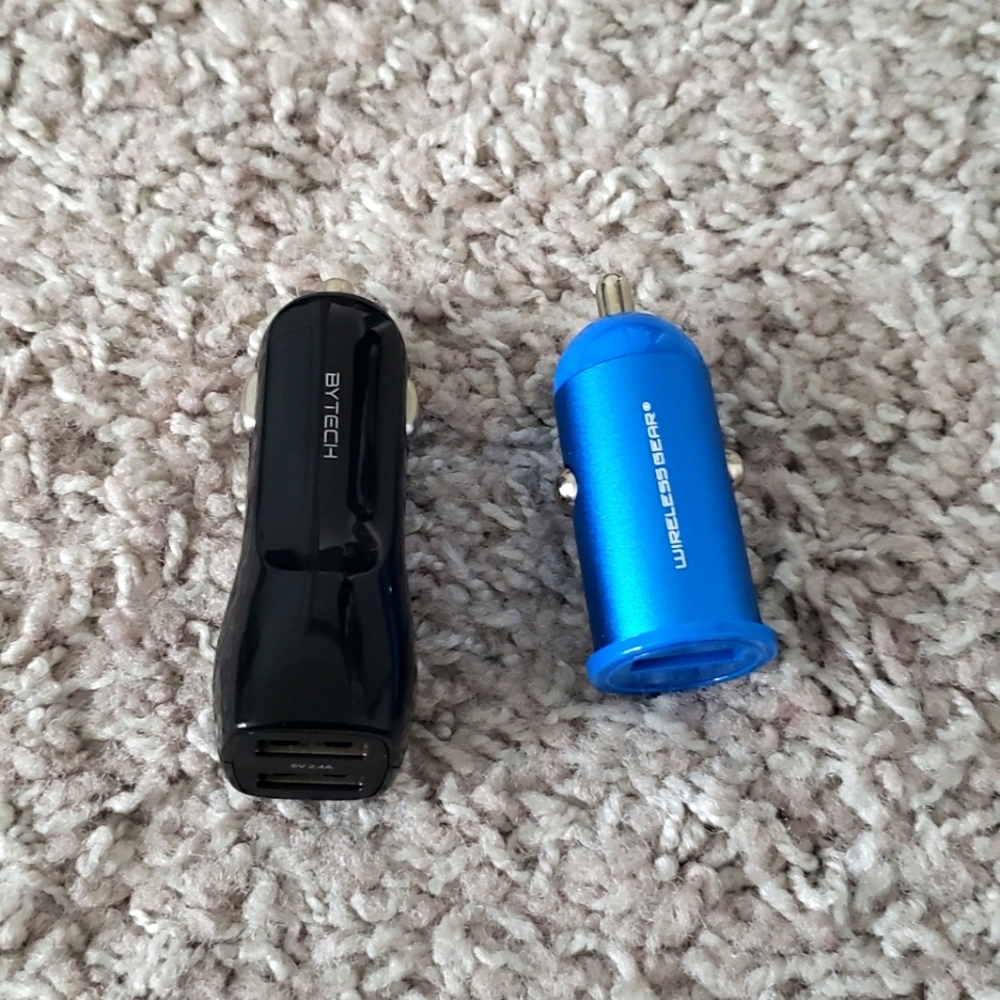 2 car phone chargers